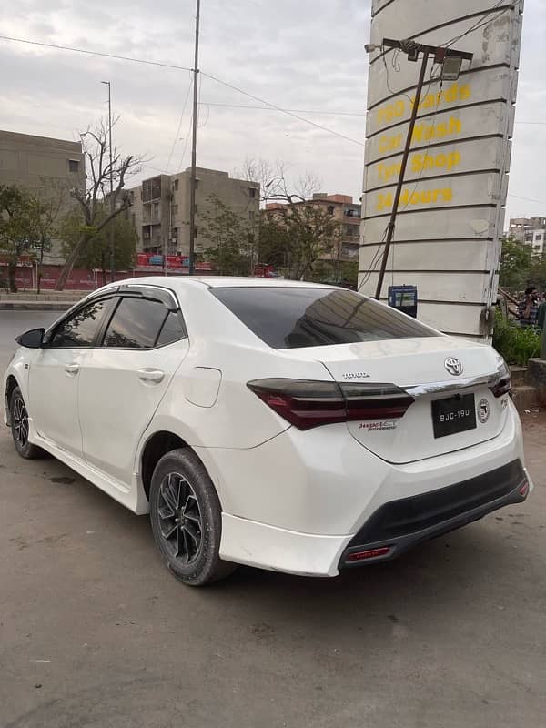 Toyota Corolla GLI 2017 ( Automatic ) 5