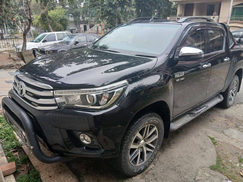 Toyota Hilux Revo-V 2018 for sale 1