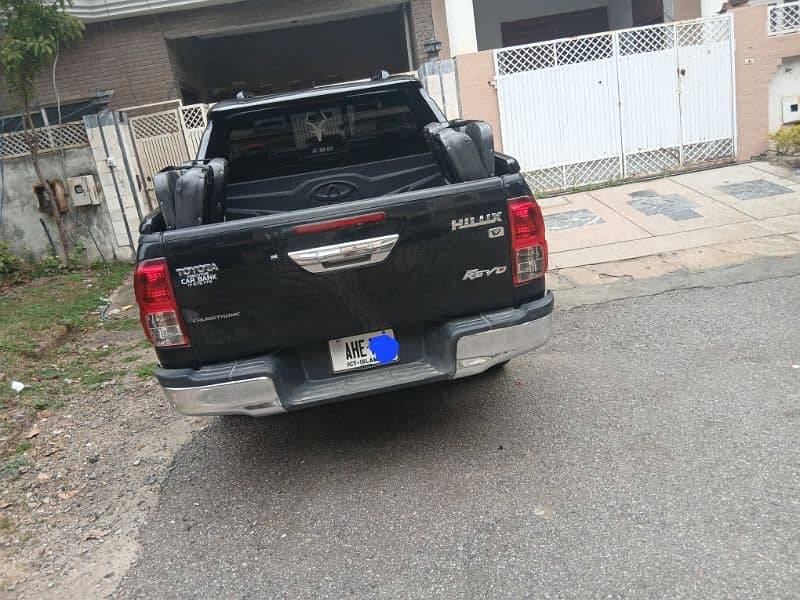 Toyota Hilux Revo-V 2018 for sale 3