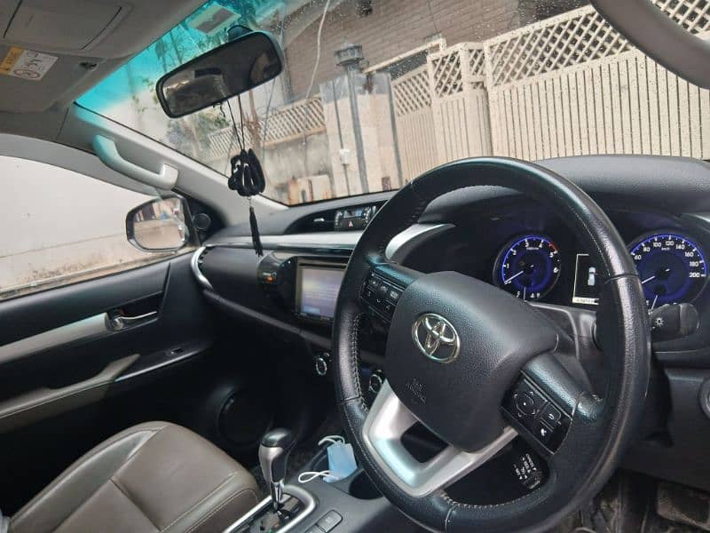 Toyota Hilux Revo-V 2018 for sale 4