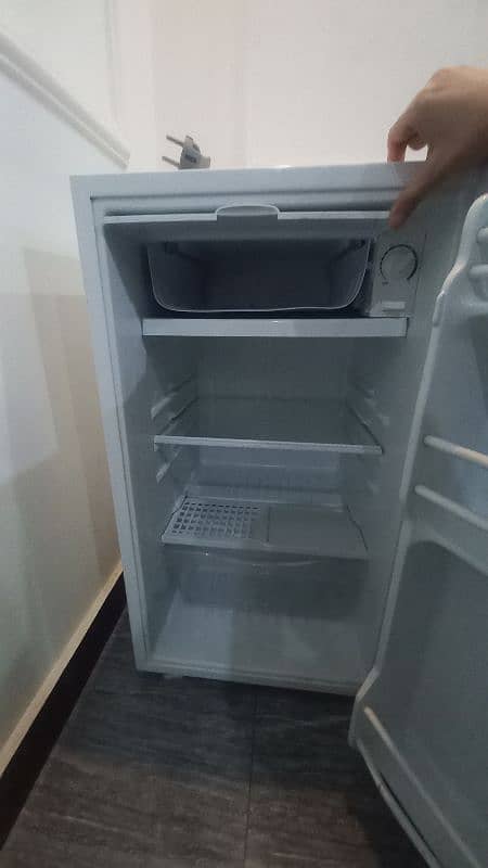 refrigerator 0