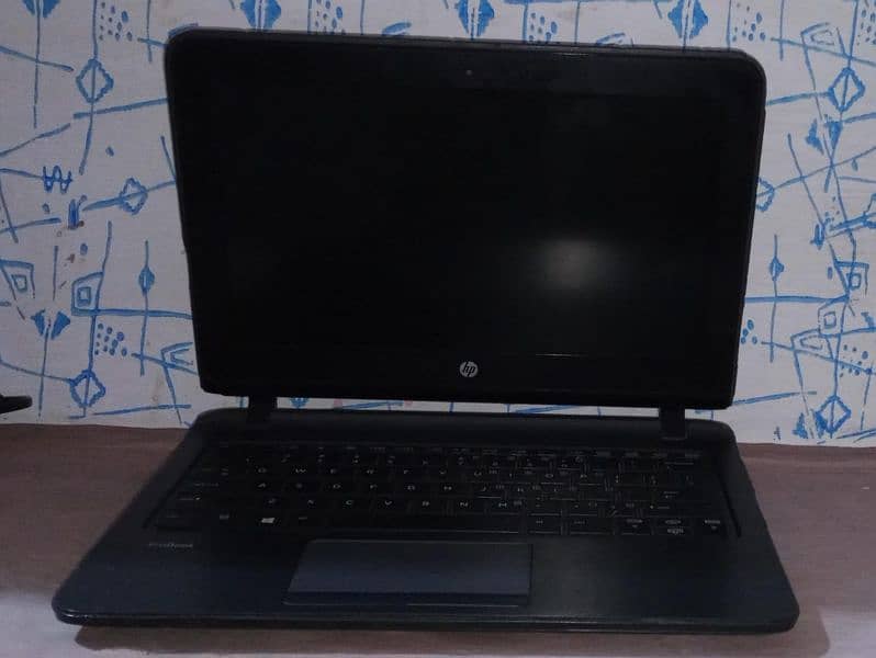 laptop. 8gb. 64gb . com name hp 7