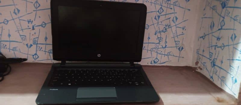 laptop. 8gb. 64gb . com name hp 10