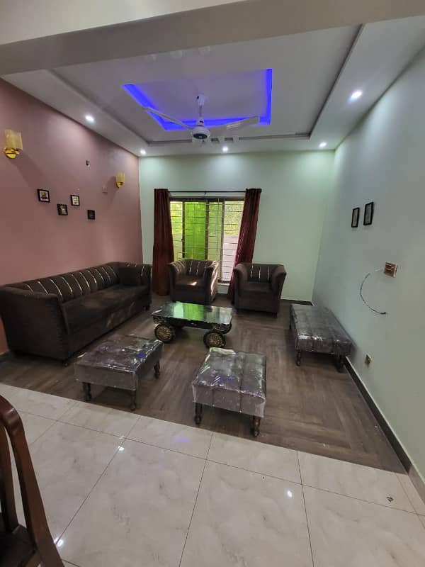 Daily weekly basis Furnished villa for rent in Bahria town karachi. 1