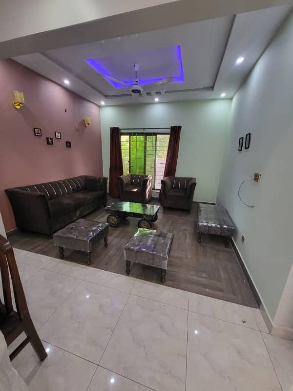 Daily weekly basis Furnished villa for rent in Bahria town karachi. 2