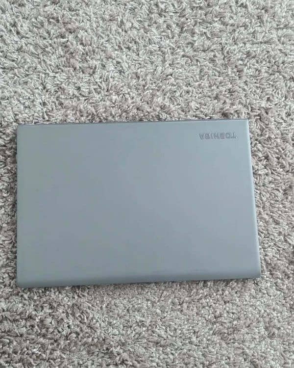 Toshiba i5 6th 8GB 256GB SSD M2 1