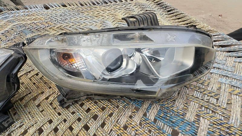 Honda Civic 2016 to 2019 Front Headlights 1