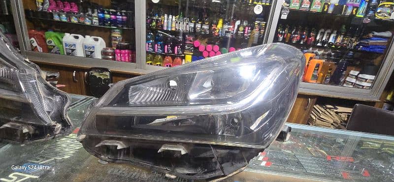 Toyota Vitz Jewela Headlight 2