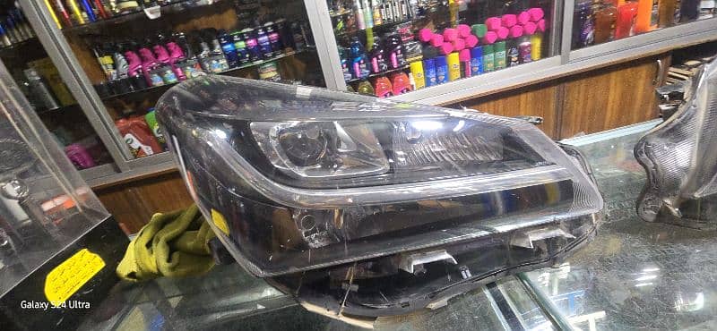 Toyota Vitz Jewela Headlight 3