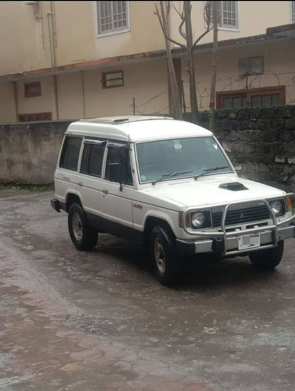 Mitsubishi Pajero for  Sale 1