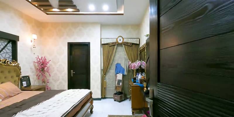 8 Marla Lavish House For SALE In Johar Town 3