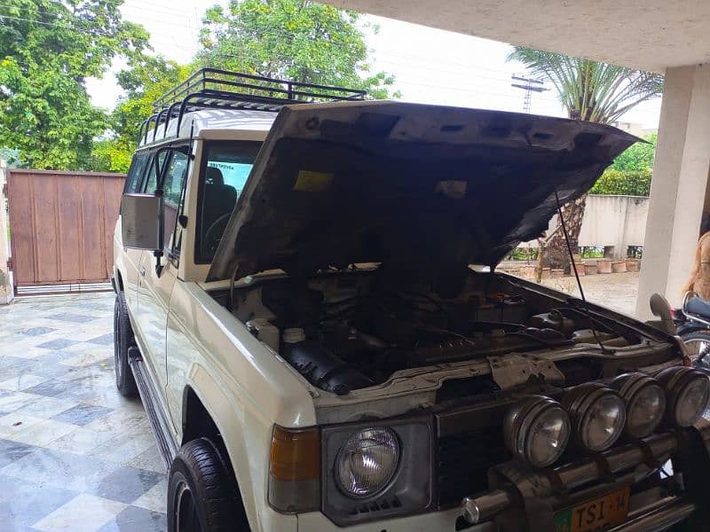 Mitsubishi Pajero 1989 12