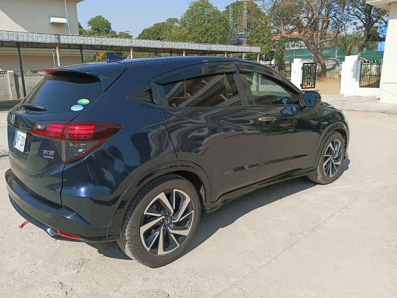 Honda Vezel 2018 12