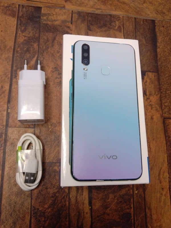 vivo y17 10/10 condition box with charger PTA approv 5