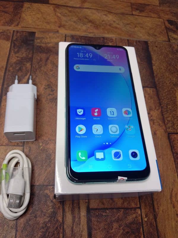 vivo y17 10/10 condition box with charger PTA approv 6