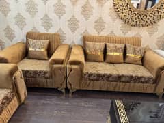 Elegant 6 seater sofa set 2 months used