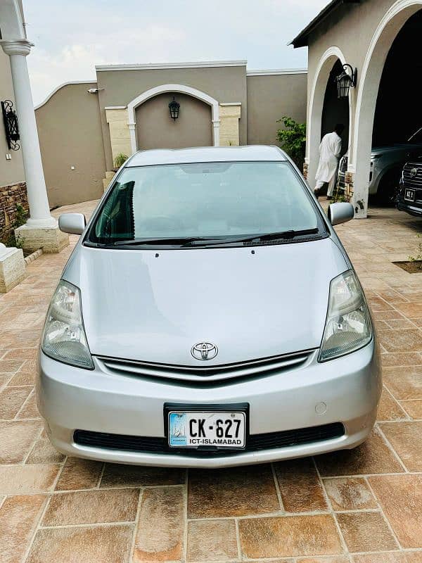 Toyota Prius 2011 1