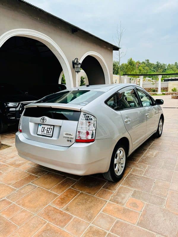 Toyota Prius 2011 5