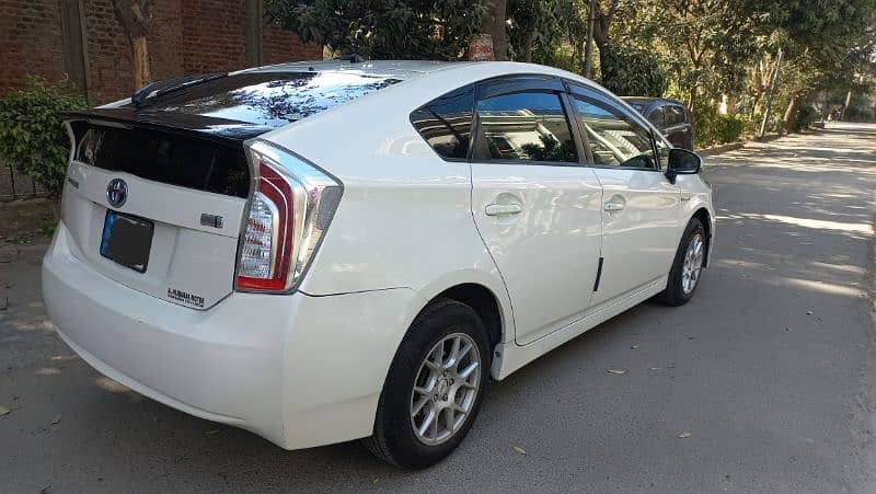 Toyota Prius 2015 , Islamabad Registered 3