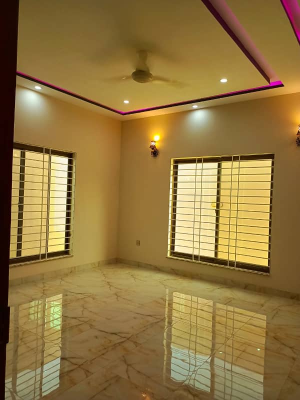 Near to park P1 villa available for rent in bahria town karachi 03069067141 7