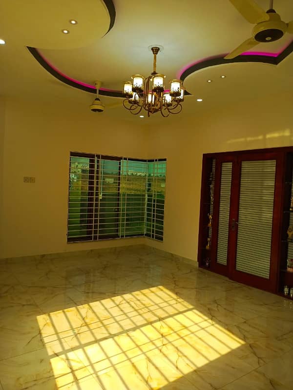 Near to park P1 villa available for rent in bahria town karachi 03069067141 13