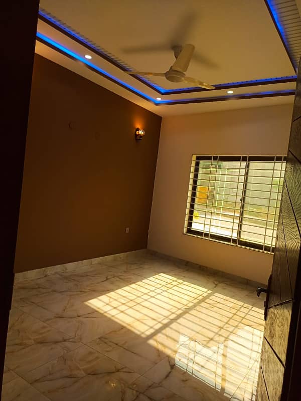 Near to park P1 villa available for rent in bahria town karachi 03069067141 16