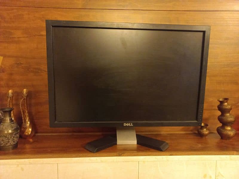 COMPUTER LCD MONITOR DELL 1