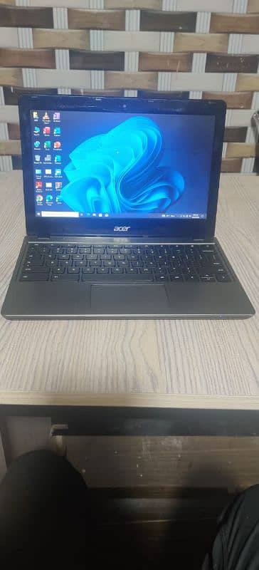 Acer 4gb 128gb chromebook or laptop c720 2