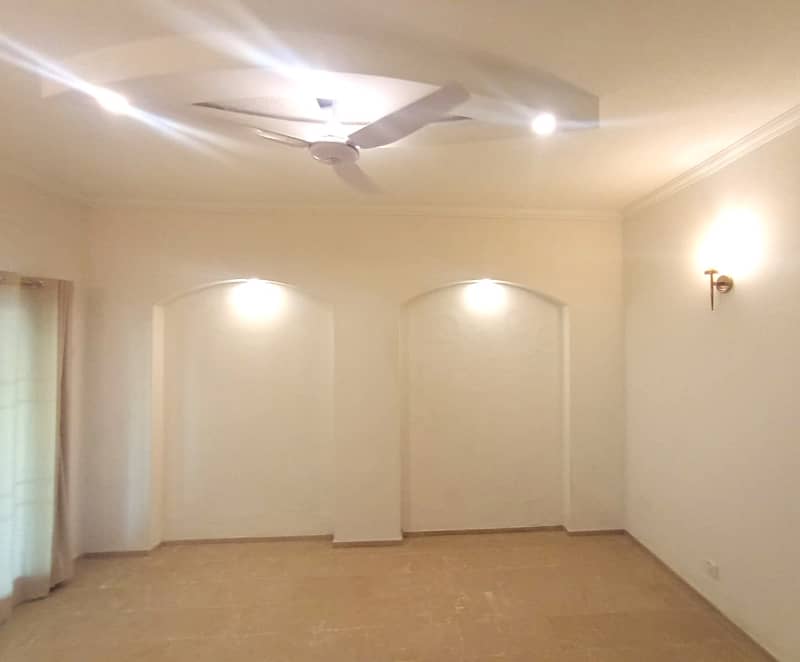 Upper Portion 01 Kanal Modern House For Rent In DHA Phase 1 Lahore. 1