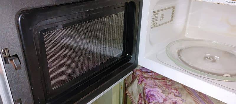 microwave oven like new for sale 2