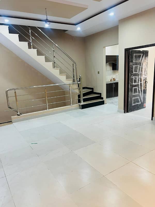 brand new superhot location house for sale urgent basis 22