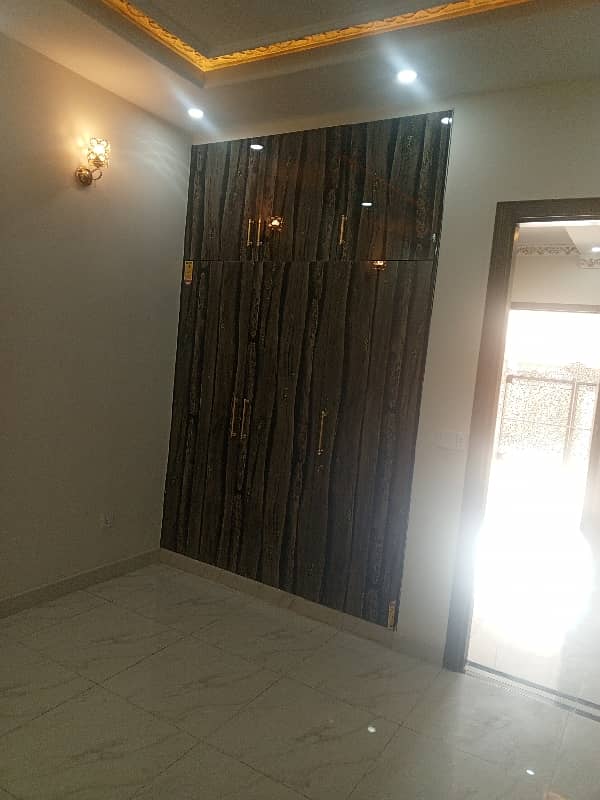 8 Marla Lower Portion Available Near Walton Road Lahore Cantt 3