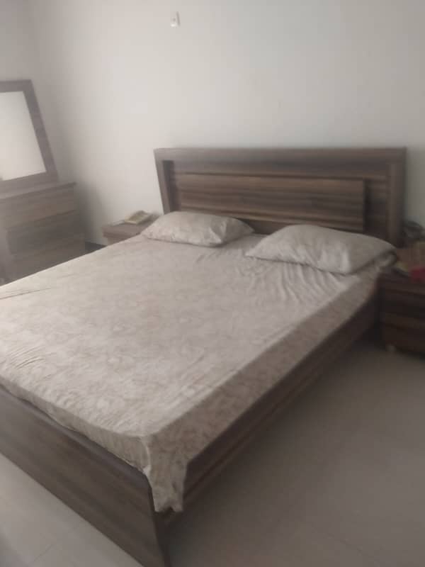 240 yrd 2cnd floor 2 bed dd terece available gulshan e iqbal block 3 near chase up 6