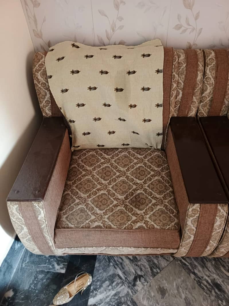 5 Seater Sofa Set. 3