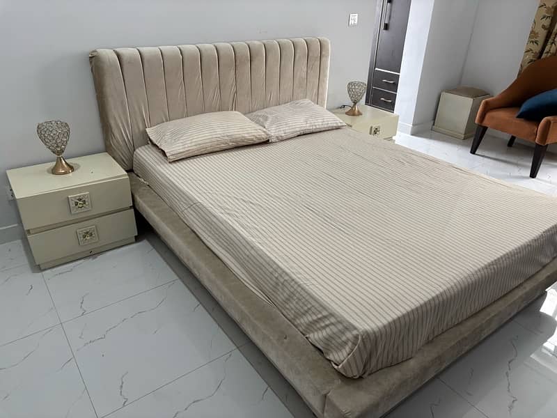 Bed with side tables 2