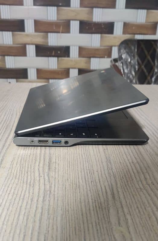 Acer chromebook or laptop c740 2