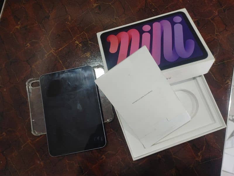 Ipad mini 6 Good condition with box no charger 9