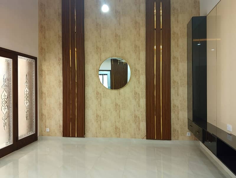 10 Marla House For Sale In Paragon City Lahore 2