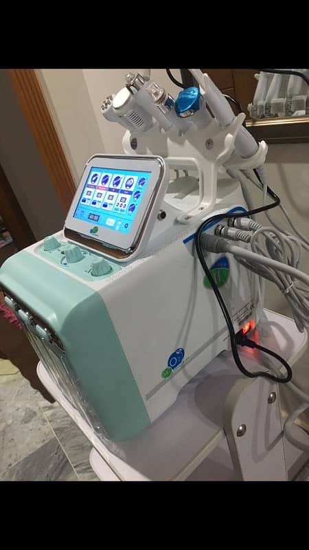 Hydra Facial Machine branded 0