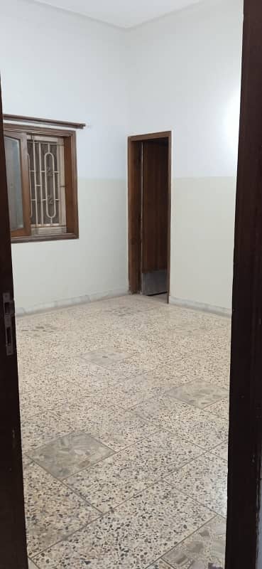 Double Storey 240 Square Yards House Available In Gulshan-e-Iqbal - Block 3 For sale 37