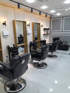 Gents Salon & Spa in Bahadurabad