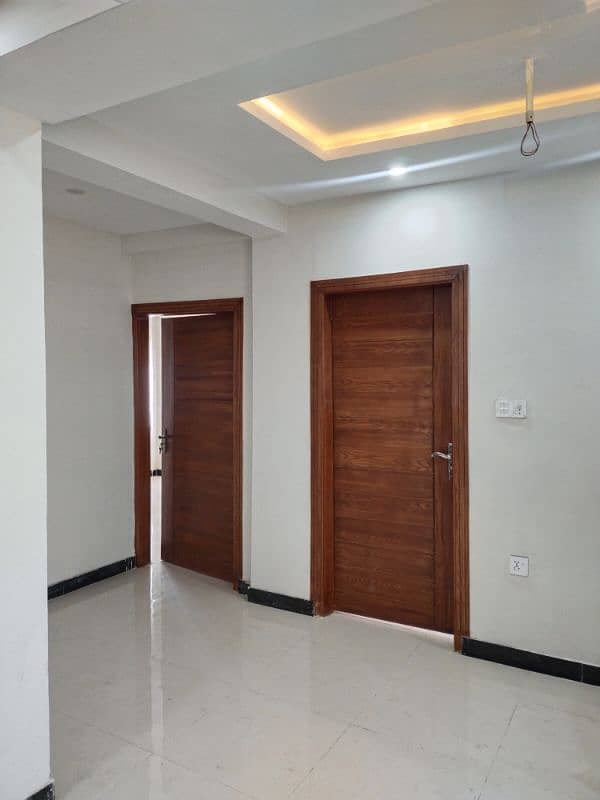 PHA i-11 Flat for Rent contact only family 4