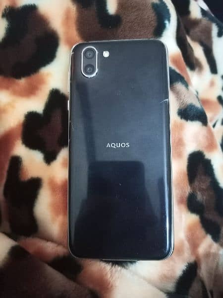 sharp aquos r2 5