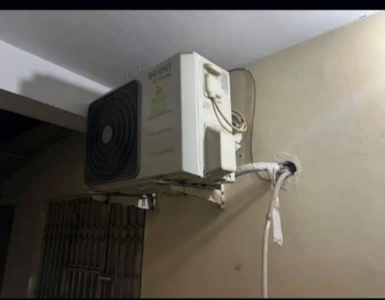 Orient 1.5 ton DC inverter heat and cool 1