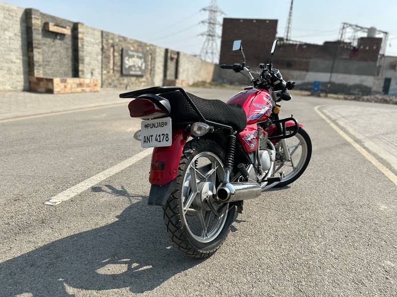 SUZUKI 150 Special Edition GS 150 4