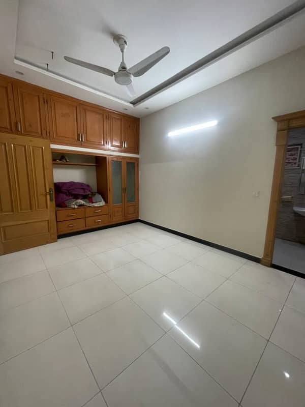 10 Marla upper portion for Rent in G-13/4 3