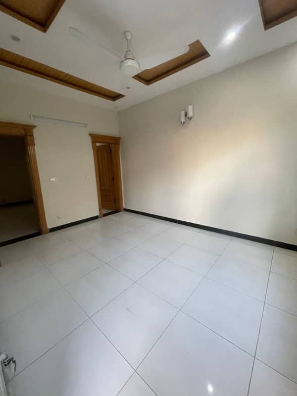 10 Marla upper portion for Rent in G-13/4 4