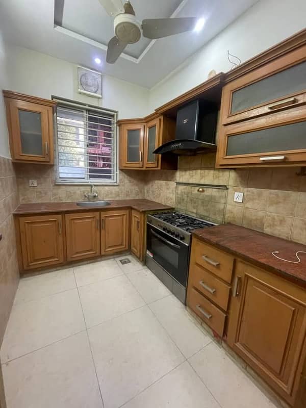 10 Marla upper portion for Rent in G-13/4 6