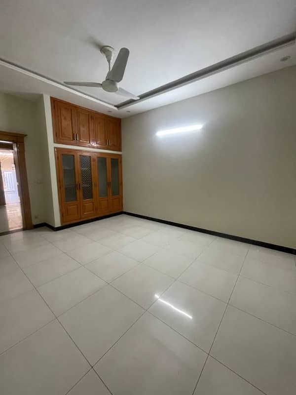 10 Marla upper portion for Rent in G-13/4 7