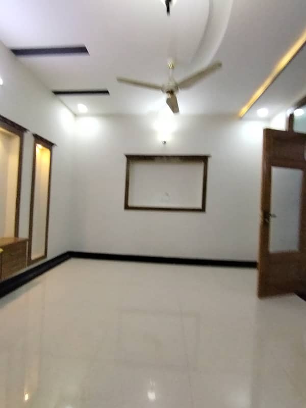 10 Marla upper portion for Rent in G-13/3 2